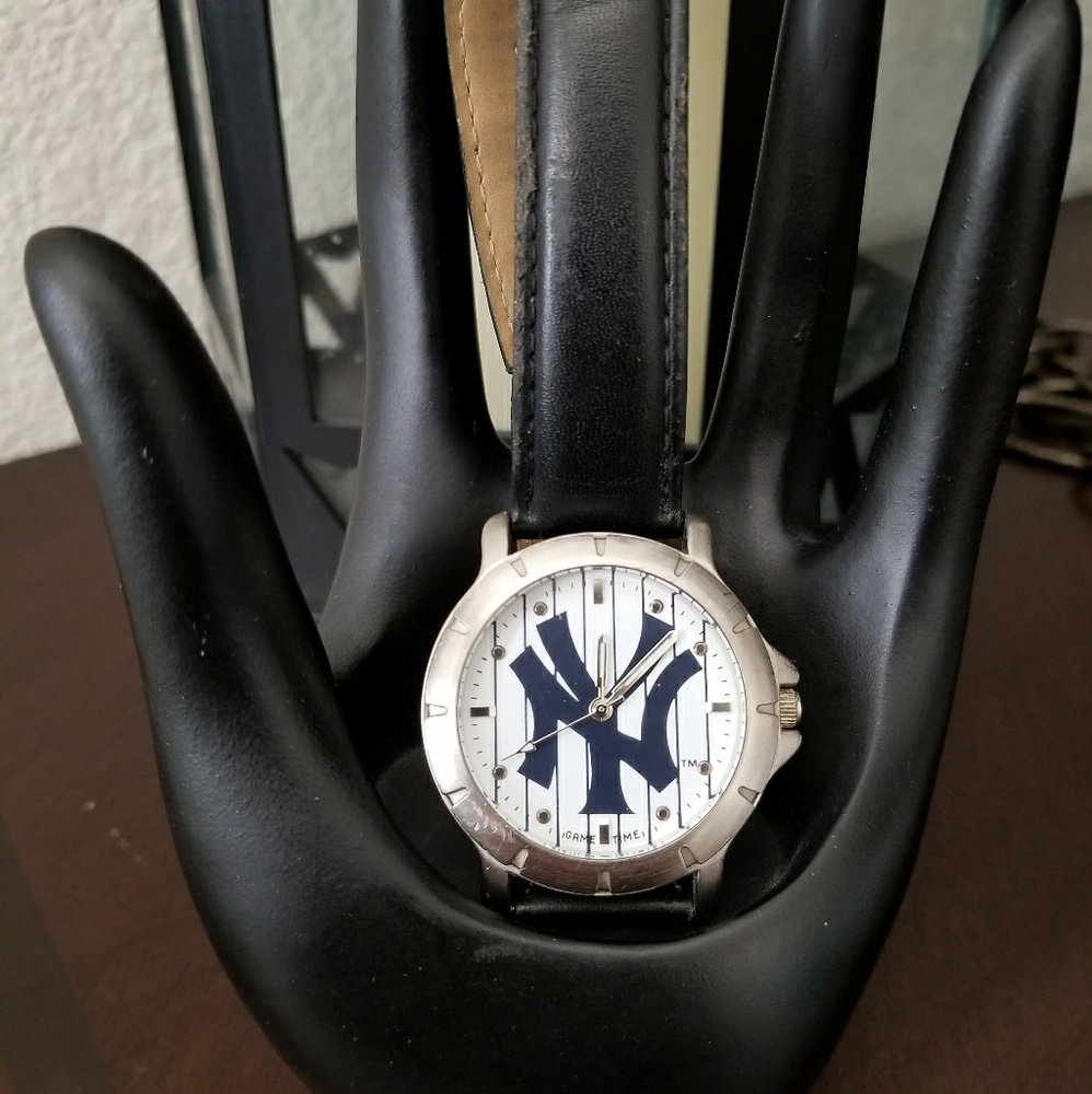 Men's NEW YORK YANKEES MLB player series watch